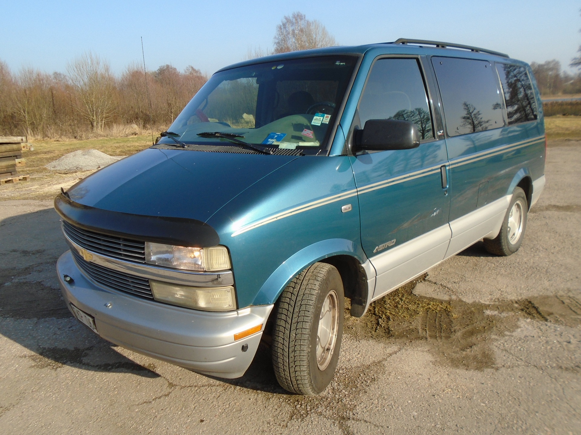 chevrolet_astro.JPG